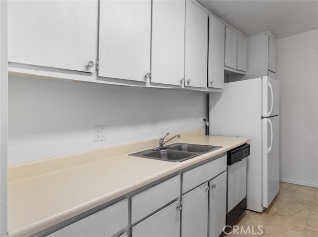 4919 Indian Wood Road, Culver City CA: https://media.crmls.org/medias/56bfb900-d692-4edd-b9ab-7865ce224d9b.jpg