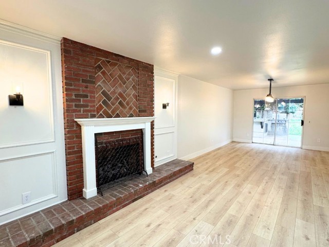 20591 Celtic Street, Chatsworth CA: https://media.crmls.org/medias/56bfda03-90b4-447a-ba07-722365c52d56.jpg