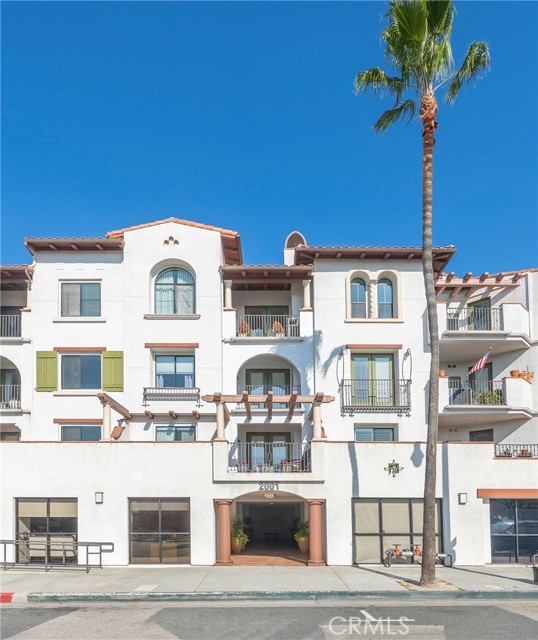 2001 Artesia Boulevard, Redondo Beach, California 90278, 1 Bedroom Bedrooms, ,1 BathroomBathrooms,Residential,Sold,Artesia,SB22021546