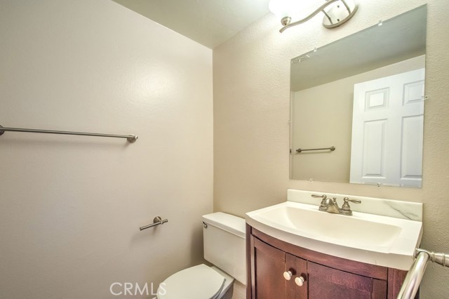 Detail Gallery Image 10 of 38 For 22901 Leo Ln, Lake Forest,  CA 92630 - 4 Beds | 2/1 Baths