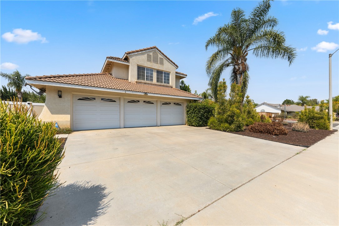 Image 2 for 31303 Hanover Ln, Menifee, CA 92584