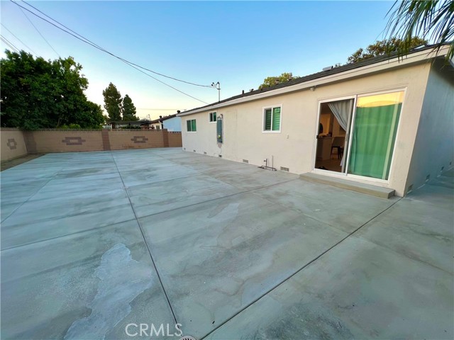 Detail Gallery Image 1 of 5 For 15061 Columbia Ln, Huntington Beach,  CA 92647 - 3 Beds | 2 Baths