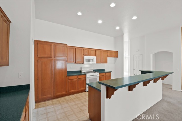 Detail Gallery Image 10 of 24 For 8910 Newcastle, Hesperia,  CA 92344 - 4 Beds | 3 Baths