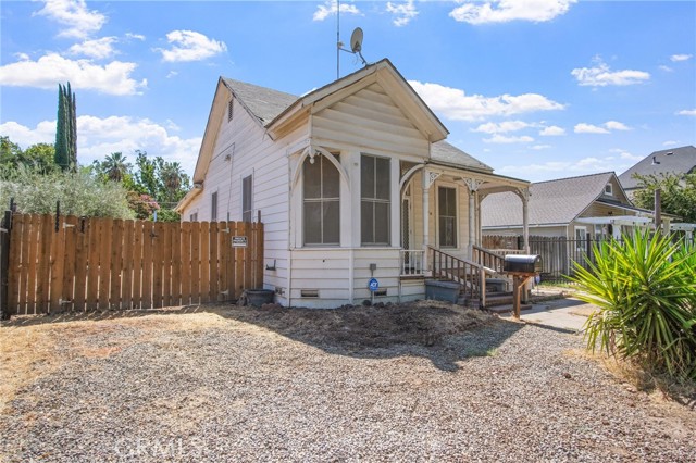 Detail Gallery Image 2 of 34 For 330 W 22nd St, Merced,  CA 95340 - 2 Beds | 1 Baths