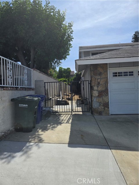 Image 2 of 17 For 24096 Hurst  