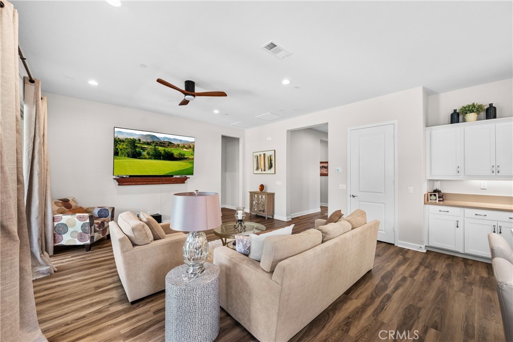 MLS #OC25159239 img 7