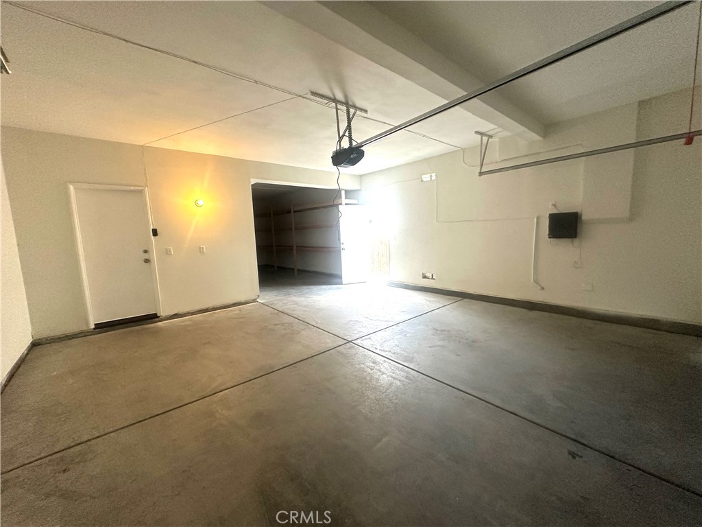 https://media.crmls.org/medias/56c38790-9ab5-428e-a56a-870ae50bcf2a.jpg?preset=X-Large