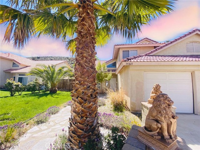 Detail Gallery Image 3 of 38 For 39221 Beacon Ln, Palmdale,  CA 93551 - 5 Beds | 3 Baths
