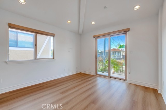 Detail Gallery Image 62 of 71 For 1902 Marshallfield Ln a,  Redondo Beach,  CA 90278 - 4 Beds | 3/1 Baths