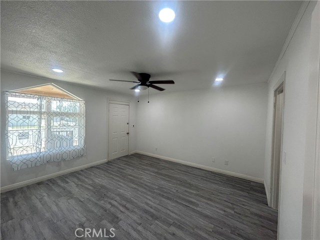 Detail Gallery Image 10 of 19 For 128 130 E 1st, Buttonwillow,  CA 93206 - 5 Beds | 3 Baths