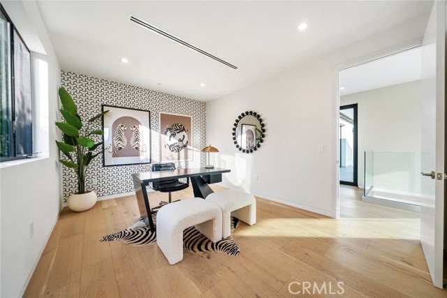 1947 Glencoe Way, Los Angeles CA: https://media.crmls.org/medias/56c4387b-82d7-442f-b9c9-d1866c1c845b.jpg