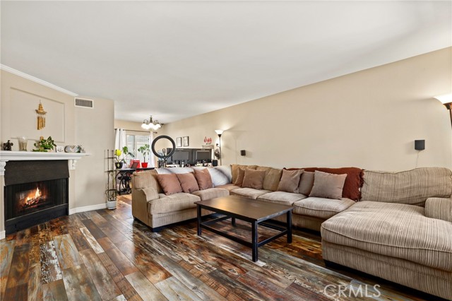 Detail Gallery Image 6 of 32 For 400 S Flower St #121,  Orange,  CA 92868 - 2 Beds | 1/1 Baths