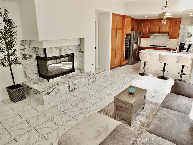 6225 Napoli Court, Long Beach CA: https://media.crmls.org/medias/56c5a5d9-659a-41a1-9bfc-9a478ac12de1.jpg