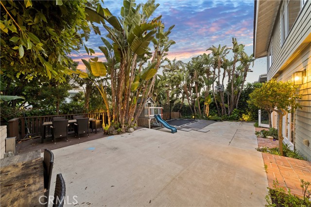 Detail Gallery Image 47 of 70 For 1044 Noria St, Laguna Beach,  CA 92651 - 4 Beds | 3/1 Baths
