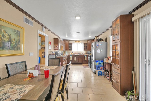 14104 Barrydale Street, La Puente CA: https://media.crmls.org/medias/56c63493-cc29-4d48-9c27-f68ce45a7764.jpg