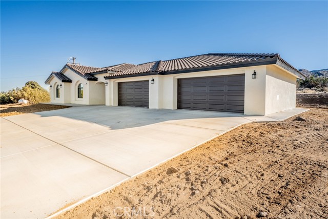 Detail Gallery Image 3 of 44 For 1275 Hollister, Pinon Hills,  CA 92372 - 4 Beds | 2 Baths