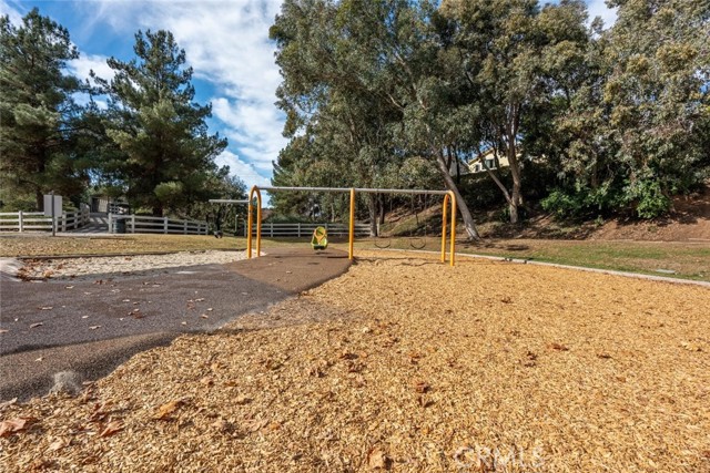 Detail Gallery Image 41 of 42 For 27807 Crown Court Cir #3,  Valencia,  CA 91354 - 3 Beds | 2/1 Baths