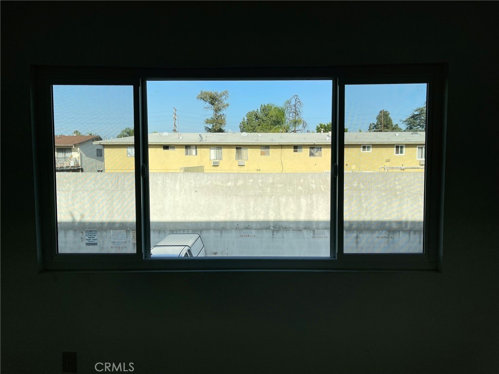 https://media.crmls.org/medias/56c6aa4b-d469-4732-a178-79e28d6ac3f3.jpg?preset=X-Large
