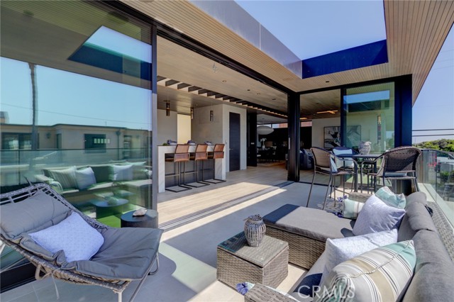 405 26th Street, Manhattan Beach, California 90266, 4 Bedrooms Bedrooms, ,1 BathroomBathrooms,Residential,Sold,26th Street,SB21203664