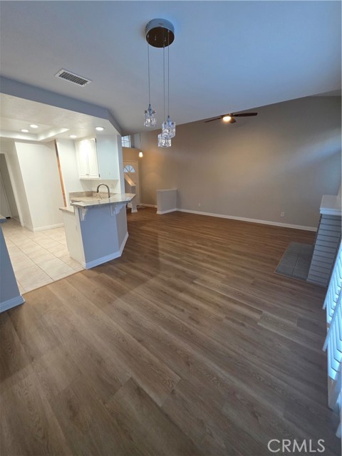 Detail Gallery Image 4 of 34 For 2211 Carob, Tustin,  CA 92782 - 3 Beds | 2/1 Baths