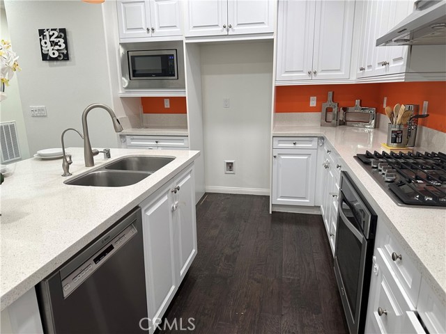 Detail Gallery Image 14 of 32 For 2992 E Santa Fe Rd, Brea,  CA 92821 - 3 Beds | 2/1 Baths