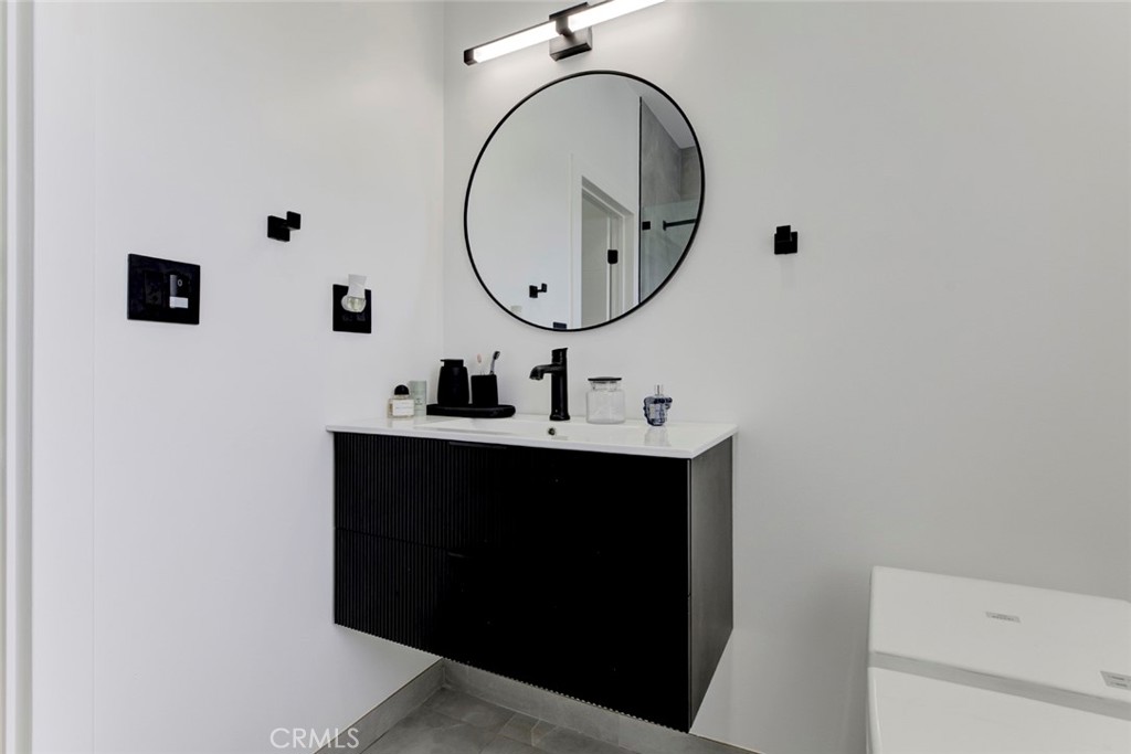 https://media.crmls.org/medias/56c7e42d-d7d9-4dd4-8f39-a8b9a5d41b58.jpg?preset=X-Large