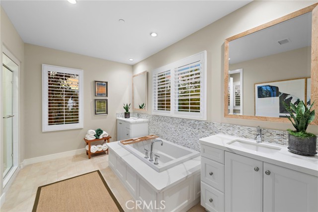166 Villa Rdg, Irvine CA: https://media.crmls.org/medias/56c8311b-7f48-48b5-8fef-0e5f164c7e3e.jpg