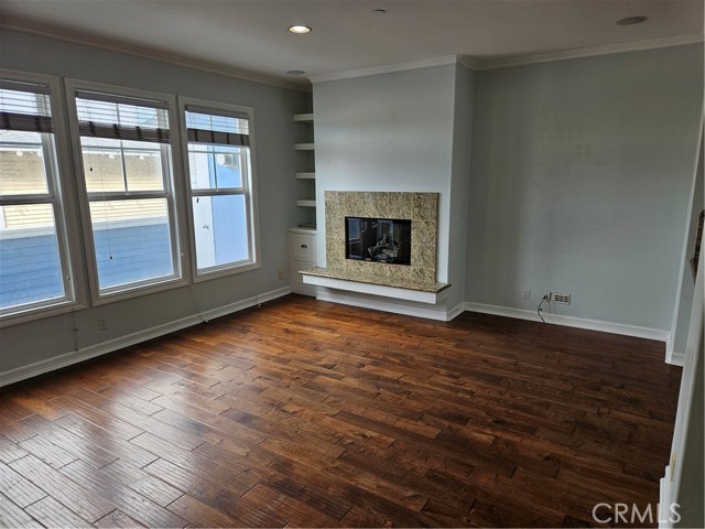 Detail Gallery Image 9 of 35 For 221 Aviation Pl, Manhattan Beach,  CA 90266 - 3 Beds | 2/1 Baths