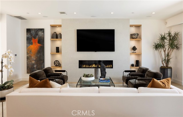 Detail Gallery Image 4 of 33 For 304 Goldenrod Ave, Corona Del Mar,  CA 92625 - 4 Beds | 3/2 Baths