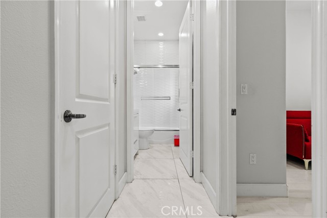 Detail Gallery Image 36 of 69 For 6920 Valmont #5,  Tujunga,  CA 91042 - 4 Beds | 3 Baths