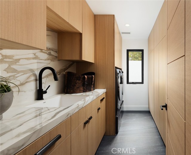 Detail Gallery Image 27 of 72 For 919 Sandcastle R, Corona Del Mar,  CA 92625 - 5 Beds | 4 Baths