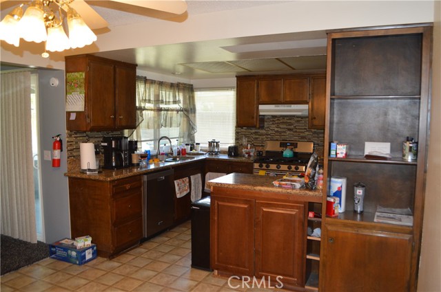 Detail Gallery Image 4 of 53 For 26381 Jepson Ct, Hemet,  CA 92544 - 3 Beds | 2 Baths