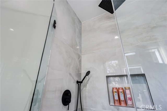 18 Elissa, Ladera Ranch CA: https://media.crmls.org/medias/56ca9470-c7dd-40fc-bd8c-3167609e916d.jpg