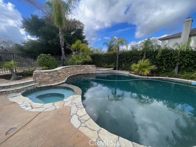 Detail Gallery Image 4 of 26 For 42206 Kimberly, Murrieta,  CA 92562 - 6 Beds | 4 Baths