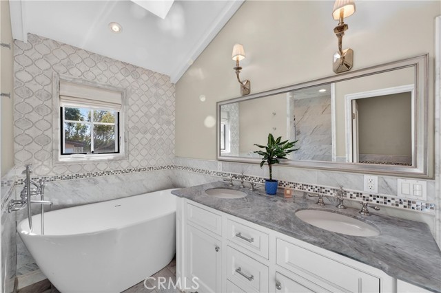 Detail Gallery Image 55 of 74 For 405 Blumont St, Laguna Beach,  CA 92651 - 5 Beds | 6/1 Baths