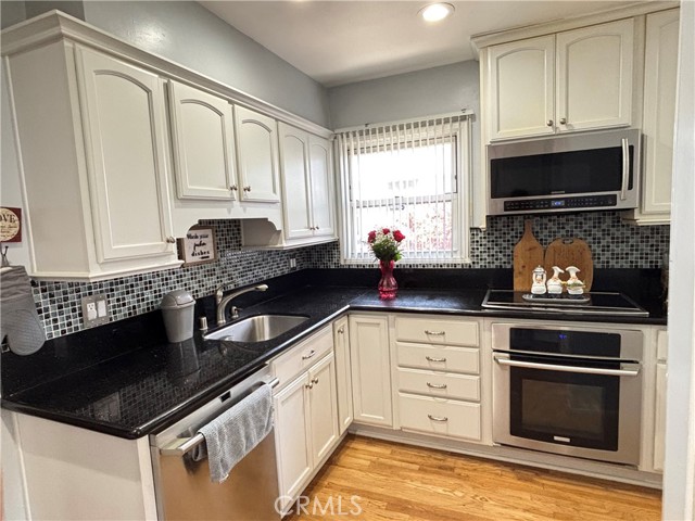 Detail Gallery Image 5 of 29 For 2032 Royal Oaks Dr, Duarte,  CA 91010 - 3 Beds | 2 Baths
