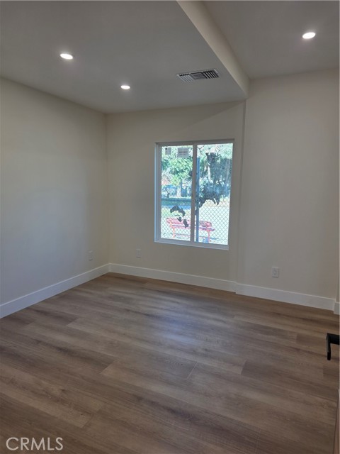 Detail Gallery Image 8 of 14 For 254 W Santa Anita, Burbank,  CA 91502 - 3 Beds | 3 Baths