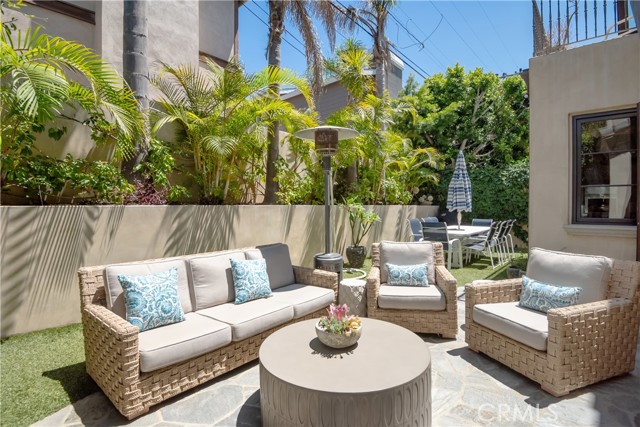 3112 Maple Avenue, Manhattan Beach, California 90266, 5 Bedrooms Bedrooms, ,4 BathroomsBathrooms,Residential,Sold,Maple,SB22170583