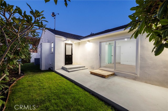 Detail Gallery Image 22 of 24 For 1821 Lake St, Huntington Beach,  CA 92648 - 3 Beds | 3/1 Baths