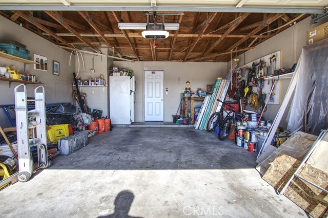 6367 Split Rock Avenue, 29 Palms CA: https://media.crmls.org/medias/56cd74db-4c96-4fc6-8f75-e897450ed61b.jpg