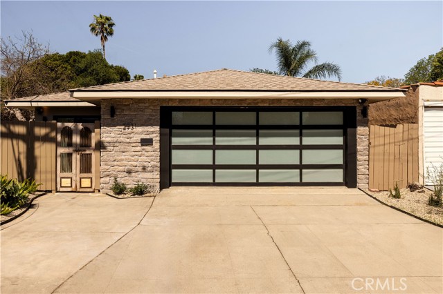 Detail Gallery Image 2 of 32 For 2931 Tyburn St, Los Angeles,  CA 90039 - 3 Beds | 2 Baths