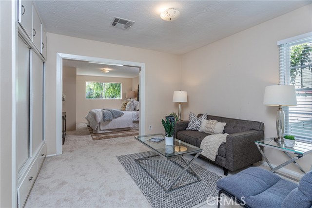 Detail Gallery Image 11 of 27 For 601 Roselli St, Burbank,  CA 91501 - 3 Beds | 2 Baths