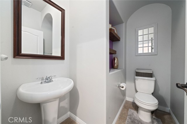 Detail Gallery Image 14 of 35 For 16741 Tim Ln, Van Nuys,  CA 91406 - 4 Beds | 3 Baths