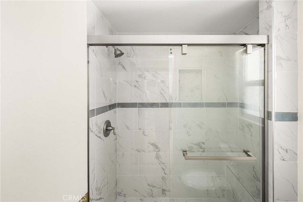 https://media.crmls.org/medias/56cec0ae-0586-4629-8336-9031d46804a9.jpg?preset=X-Large