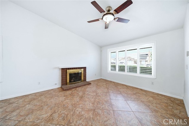 Detail Gallery Image 6 of 38 For 1080 Brentwood, Rialto,  CA 92376 - 3 Beds | 2 Baths