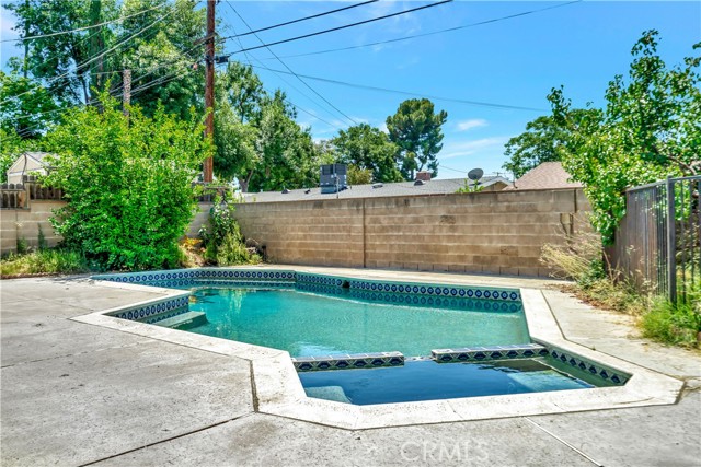 Detail Gallery Image 21 of 28 For 22942 Elkwood St, West Hills,  CA 91304 - 4 Beds | 2 Baths