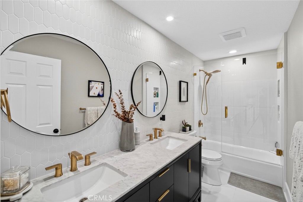MLS #OC26040336 image #56
