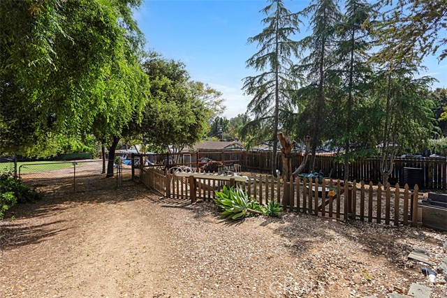 Detail Gallery Image 9 of 54 For 304 Calle De La Paloma, Fallbrook,  CA 92028 - 3 Beds | 2 Baths
