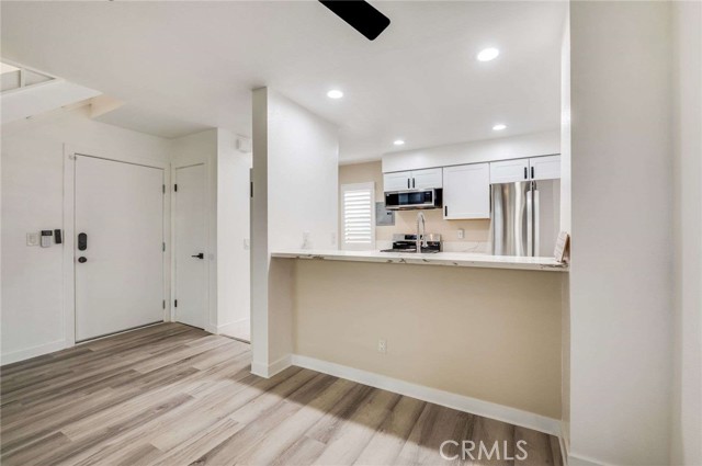 Detail Gallery Image 5 of 30 For 14065 Bayside, Norwalk,  CA 90650 - 1 Beds | 1 Baths