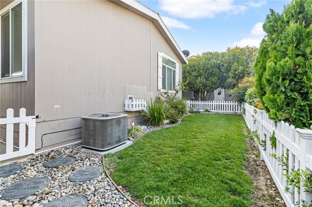 1565 Queen Way, Livingston CA: https://media.crmls.org/medias/56d0b082-3a38-43f8-9f92-2ec1ff4fb1ad.jpg